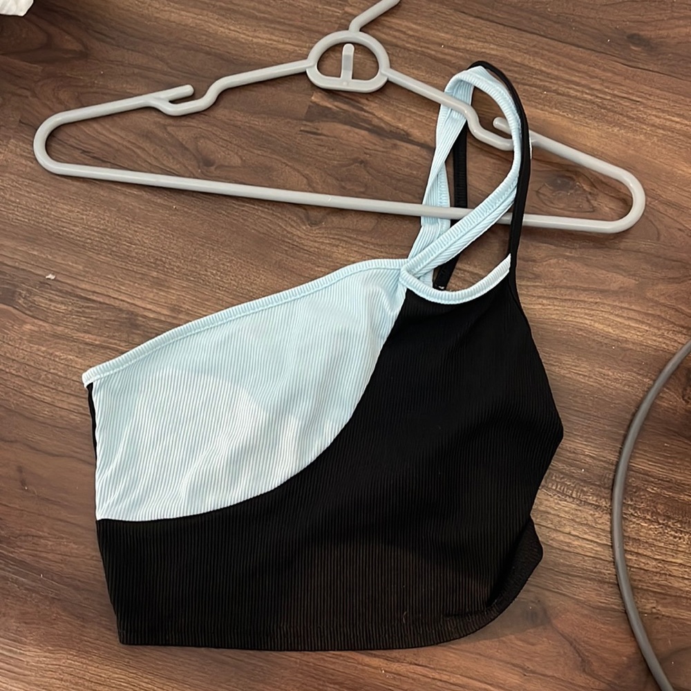 Crop tank top